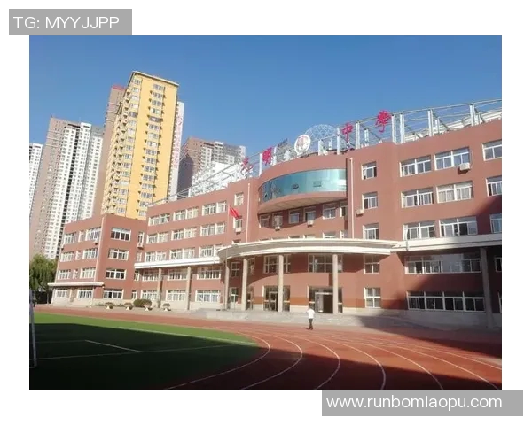 贾诚的奋斗历程与人生哲学：从平凡到卓越的成长之路