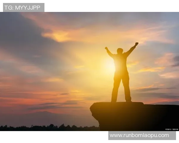 于德豪的成长之路：从平凡到卓越的奋斗故事与人生启示